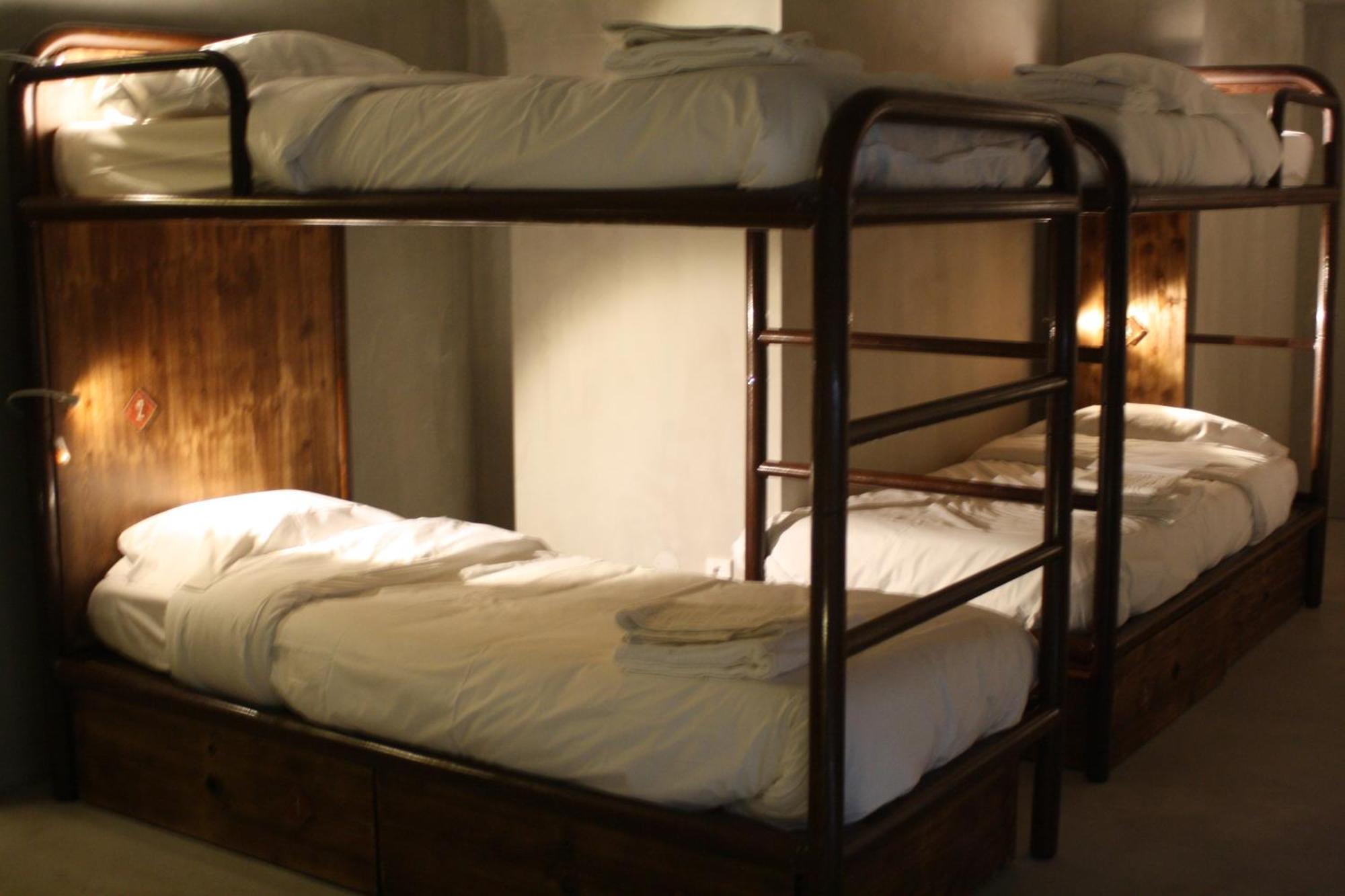N1 Hostel Apartments And Suites Santarém Quarto foto