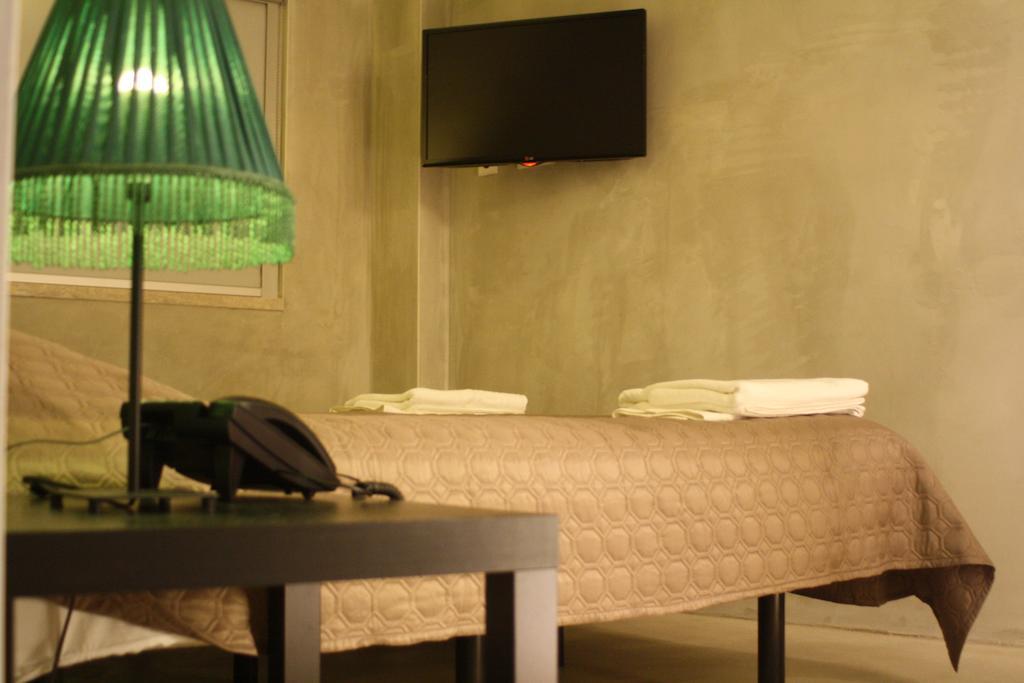 N1 Hostel Apartments And Suites Santarém Quarto foto